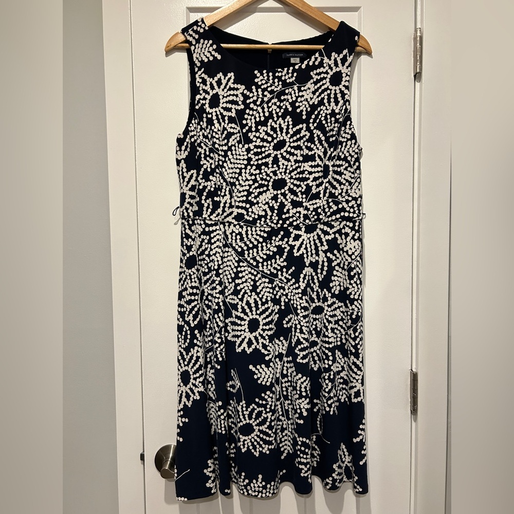 NWT Tommy Hilfiger Navy and White Floral Midi Dress